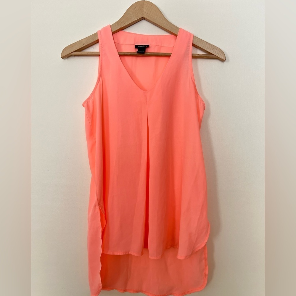 🛍️ RUE 21 Womens Top XS Plunge Coral Orange Sleeveless Relax‎ Hi-Low Sheer